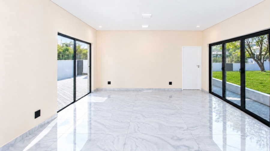 5 Bedroom Property for Sale in Meerhof North West